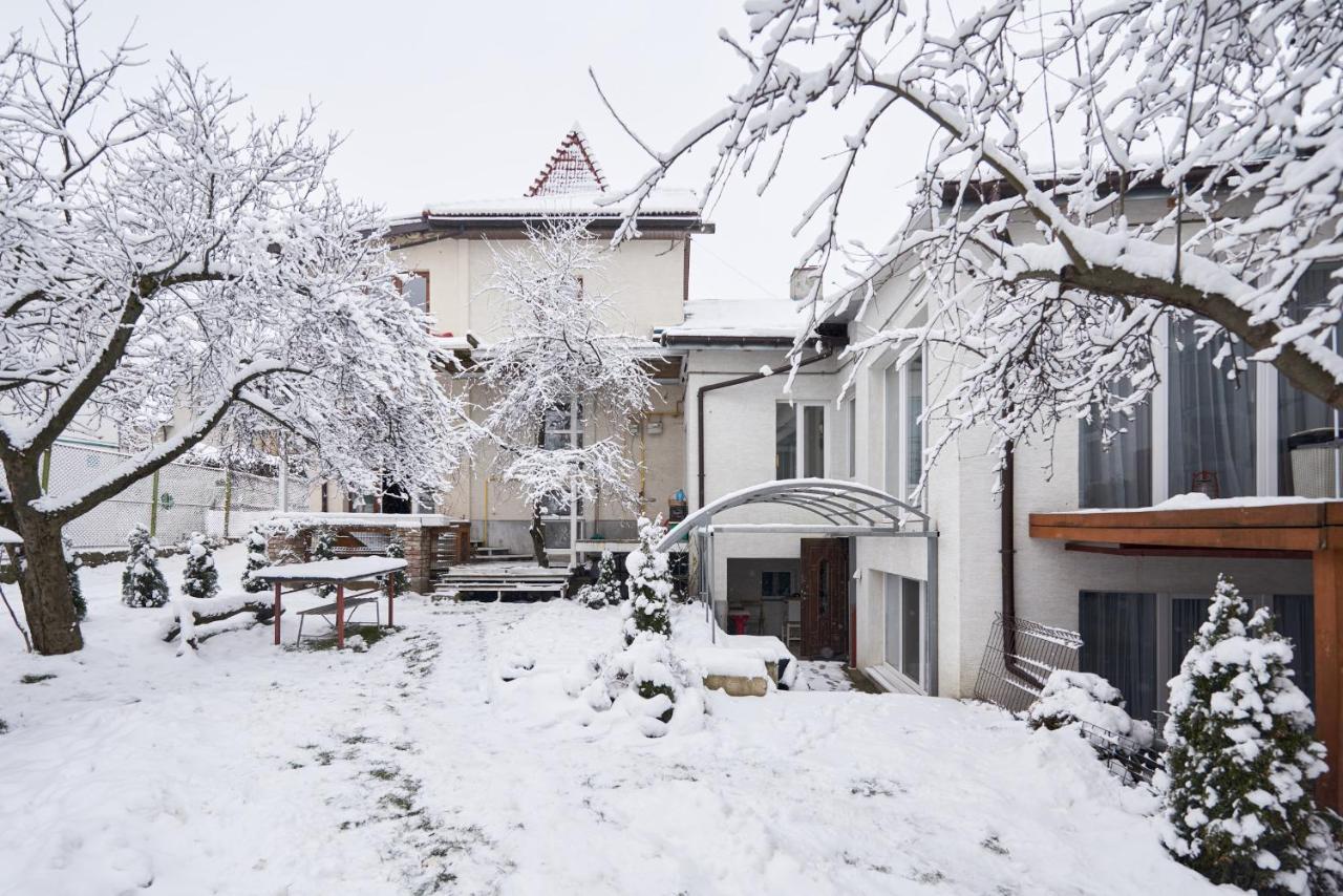 Квартира Для Вас! Вул. Голинського, 8! Daire Lviv Dış mekan fotoğraf