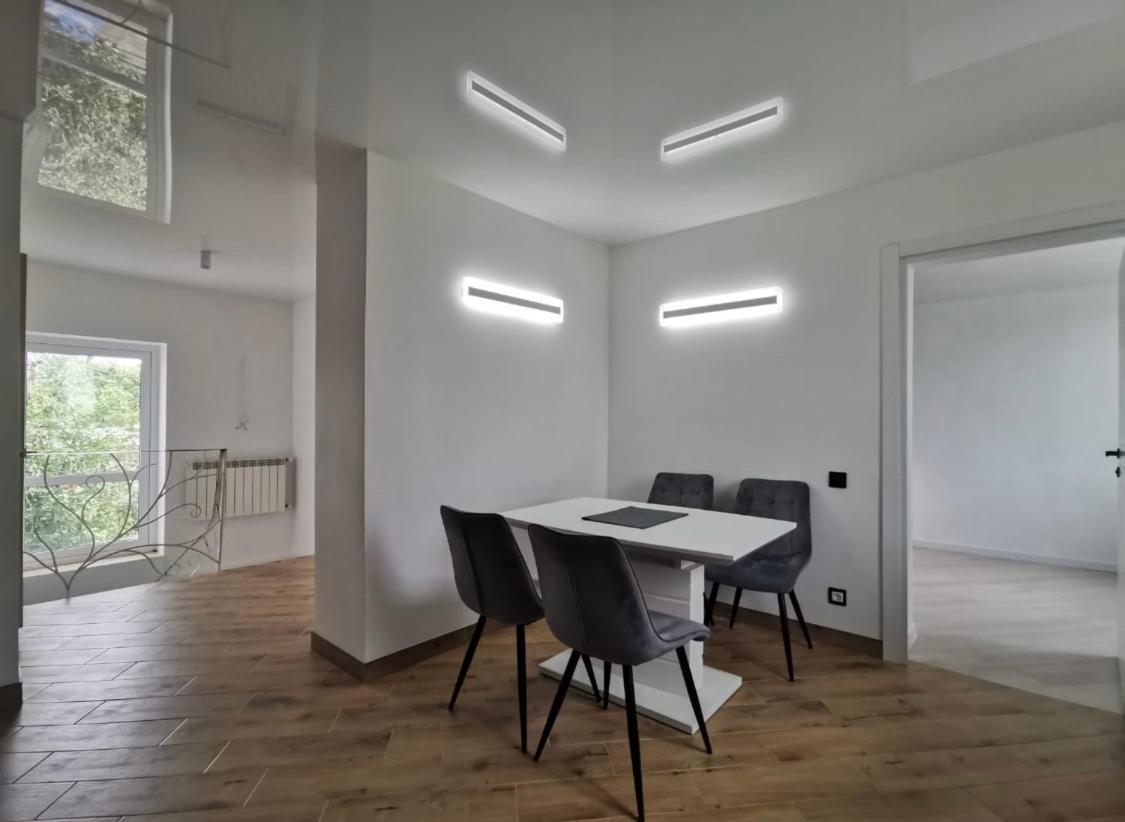 Квартира Для Вас! Вул. Голинського, 8! Daire Lviv Dış mekan fotoğraf
